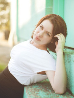 Author Interview - Katee Robert, author of Neon Gods - Vimarsana News